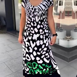 Begrenzter Ausverkauf 50% OFFLssiges bedrucktes kurzrmeliges Kleid